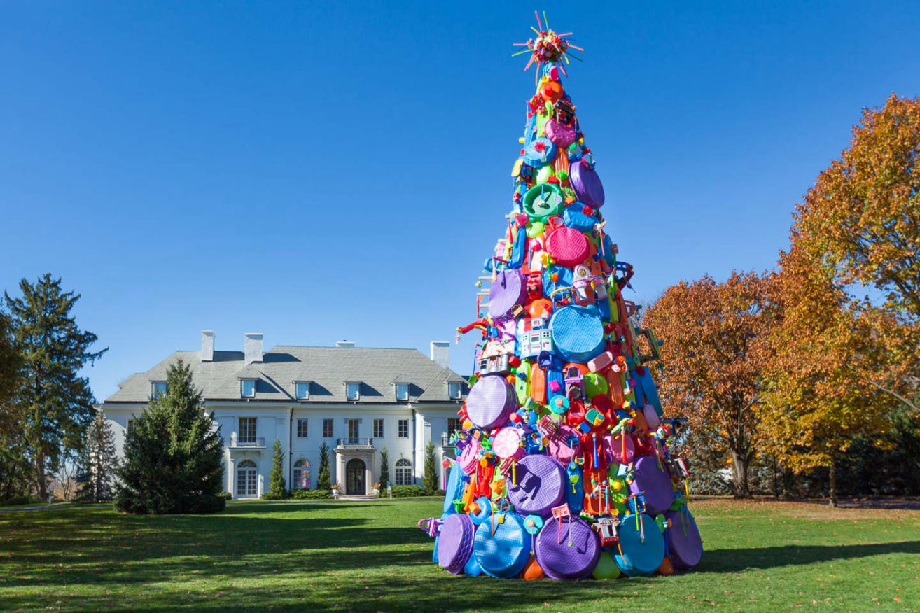 Playtime in Indy - A Holiday Tree Made All of Toys for Newfields by Karl Unnasch, Indianapolis, IN. Photo: Eric Lubrick